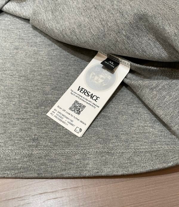 VRSC Gold-Tone Medusa Embossed Logo Slim-Fit Knit Jumper – Grey