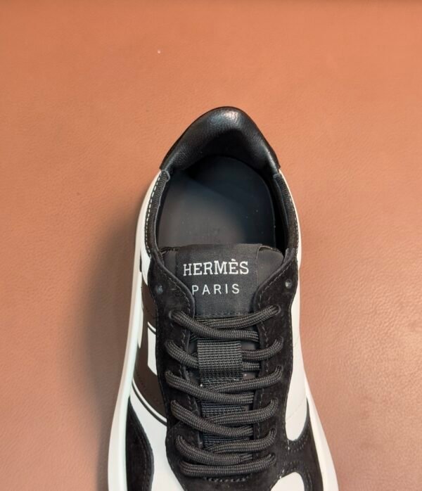 7 HRMS Suede Low-Top Trainers – White & Black