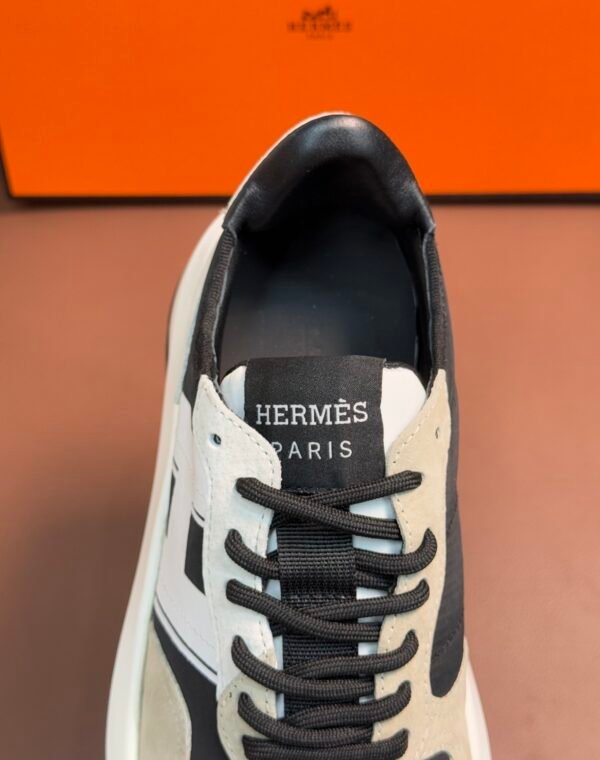 HRMS Suede Low-Top Black Accents Trainers – Beige & White