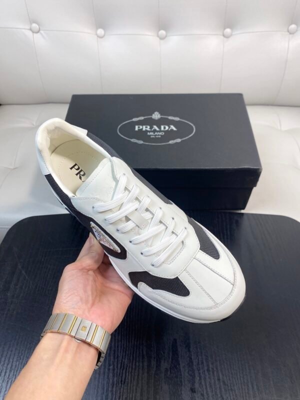 PRDA Low-Top Trainers with Contrast Panels - White/Black