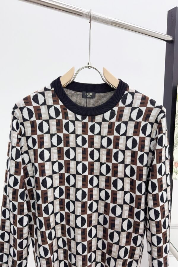 756e3845 FND All-Over Geometric Pattern Crew Neck Knit Jumper - Brown/Black