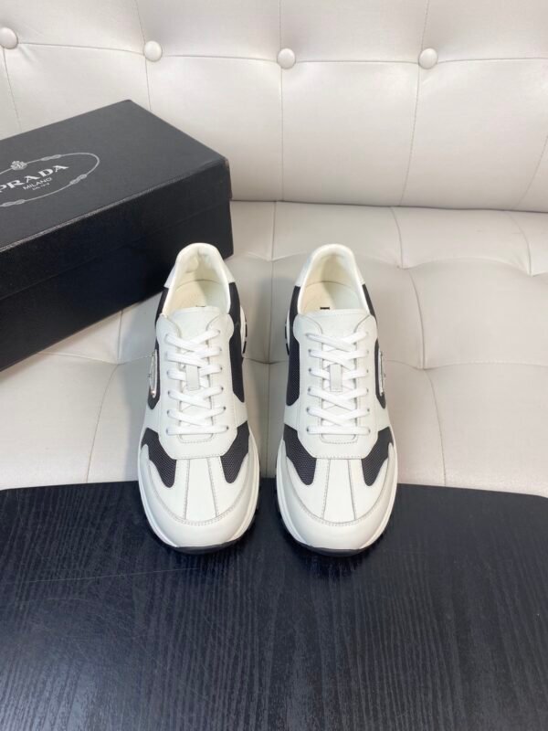 PRDA Low-Top Trainers with Contrast Panels - White/Black