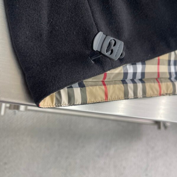 BRBY Hooded Zip-Up Jacket with check Lining - Black