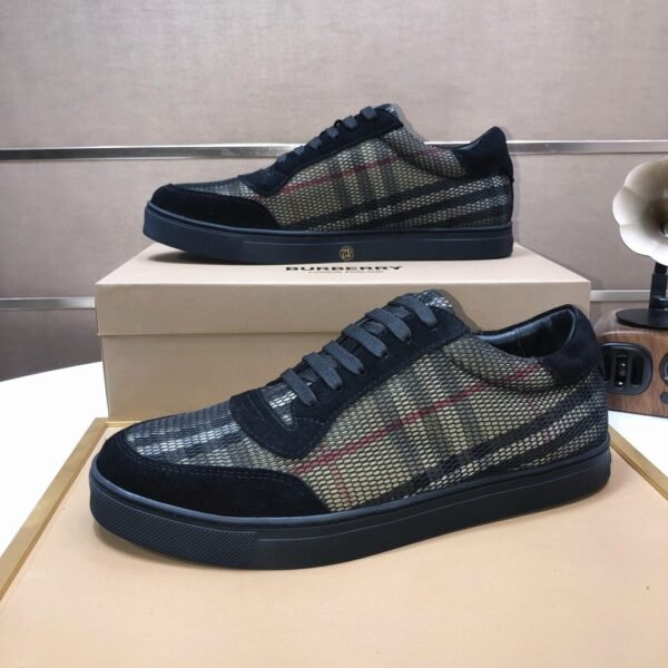 BRBY Low-Top Trainers with Mesh Panels - Black