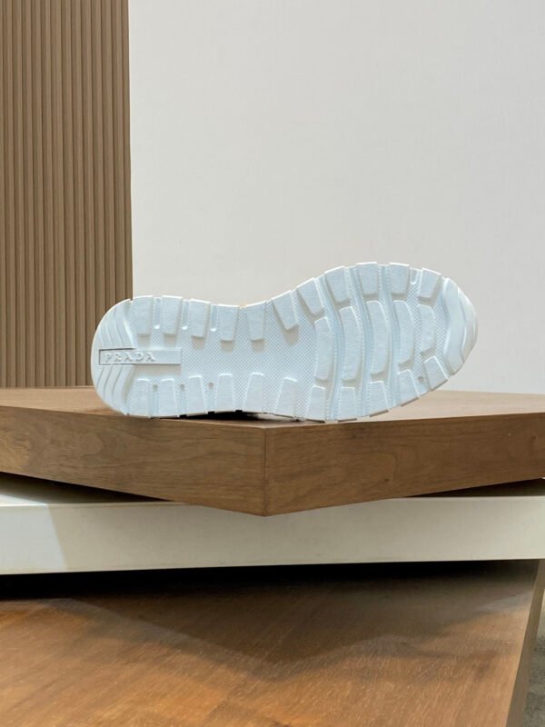 PRDA Low-Top Trainers with Plush Lined Collar - Beige