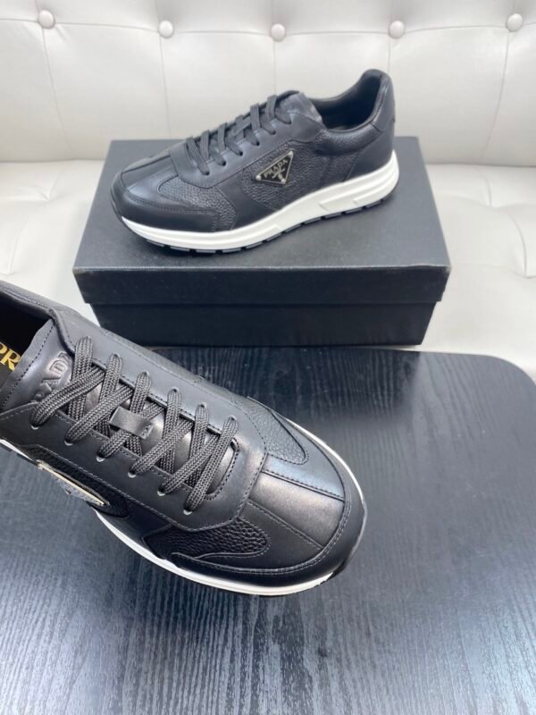 PRDA Low-Top Trainers with Contrast Panels - Black