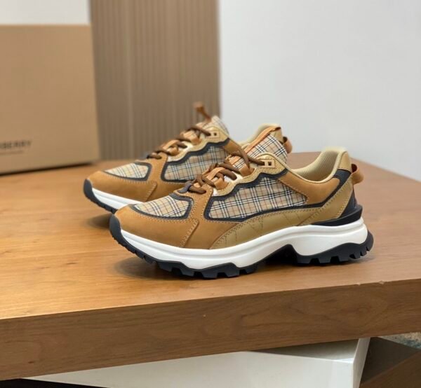 BRBY Trainers with Contrast Check Panels - Brown