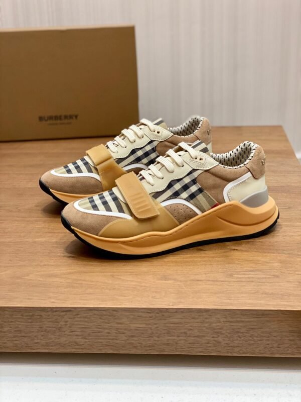 BRBY Trainers with Check Panel and Strap - Camel