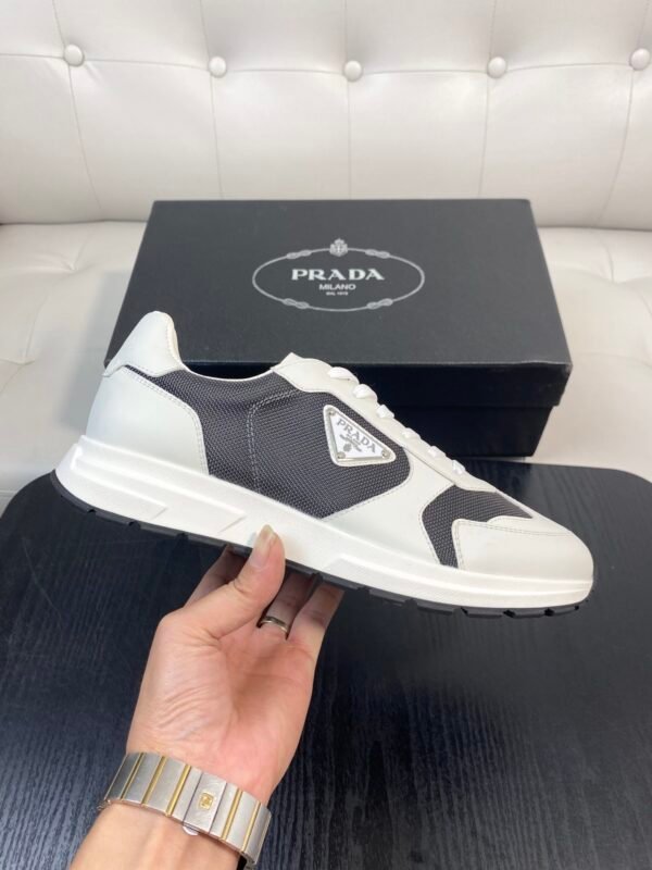 PRDA Low-Top Trainers with Contrast Panels - White/Black