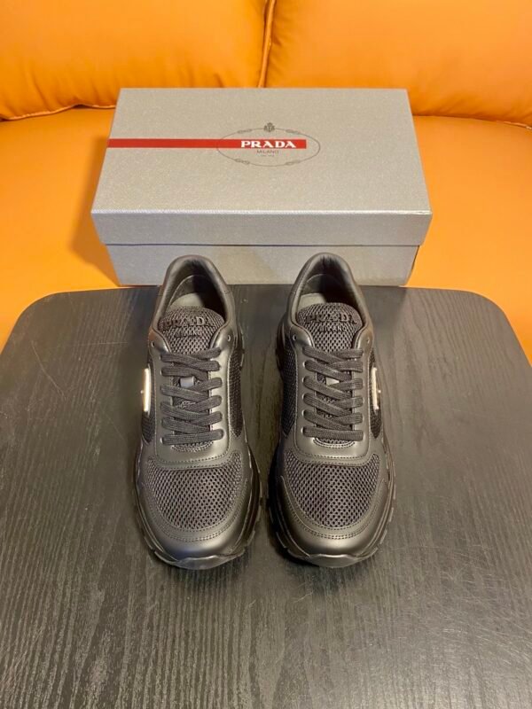 7d07ab8f PRDA Low-Top Trainers with Breathable Mesh Panel Details - Black