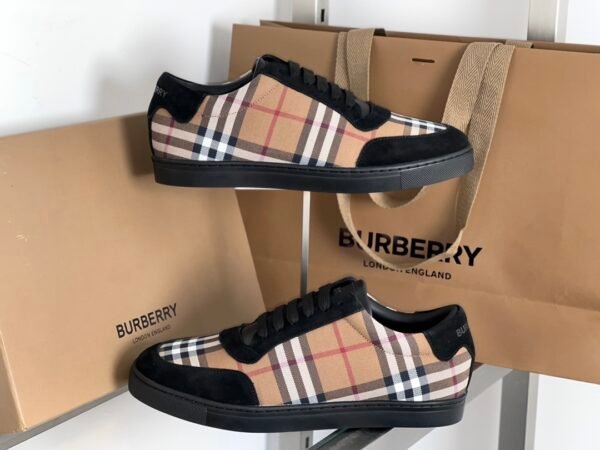 7d676008 BRBY Trainers will All-Over Check Panels - Brown