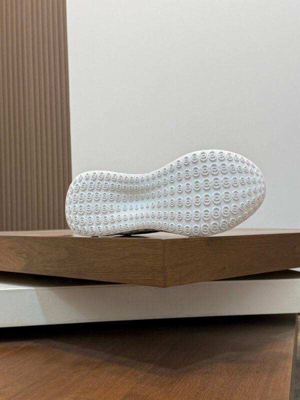 GCCI Trainers with Contrast Panels and Textured Sole - White/Green