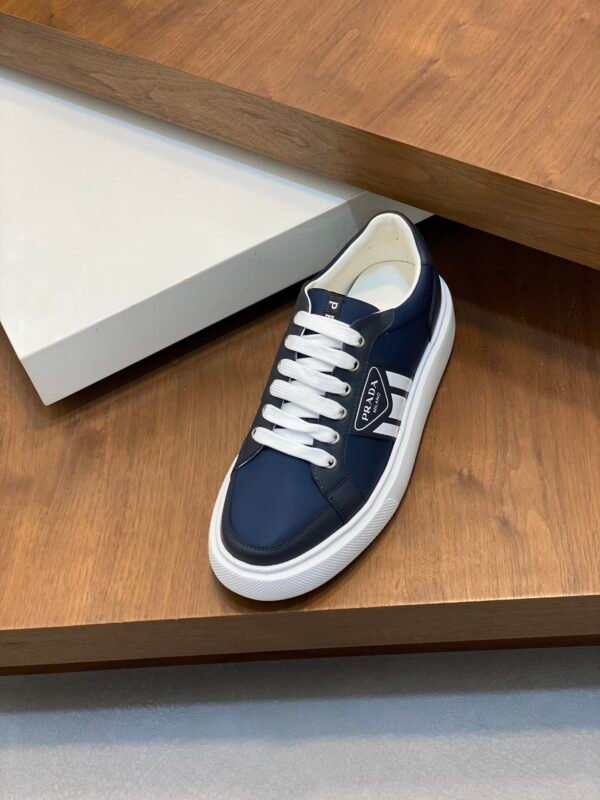 7ecc28be PRDA Low-Top Trainers in Navy Blue with White Sole