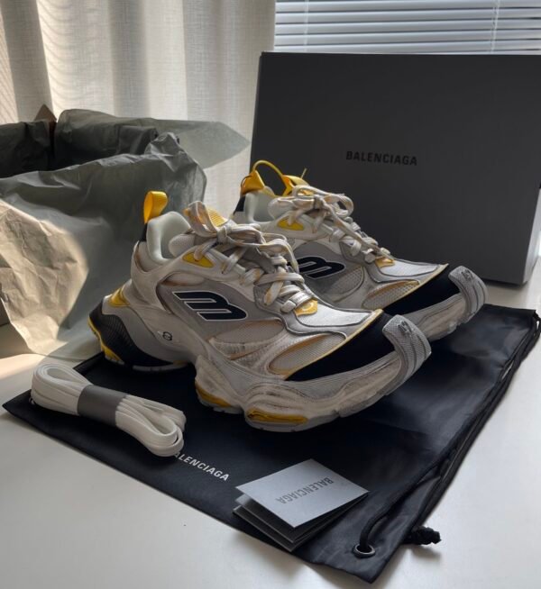 BLNCG Low-Top Trainers with Yellow Accents - White/Grey