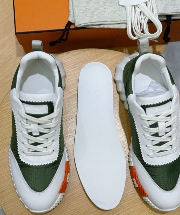 HRMS Technical Knit with Leather Accents Trainers – Green & White