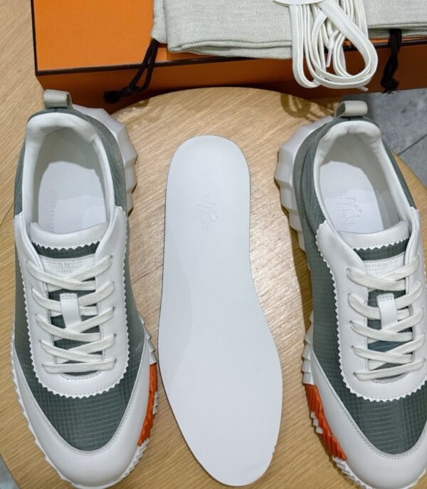 HRMS Technical Knit with Leather Accents Trainers – Grey & White