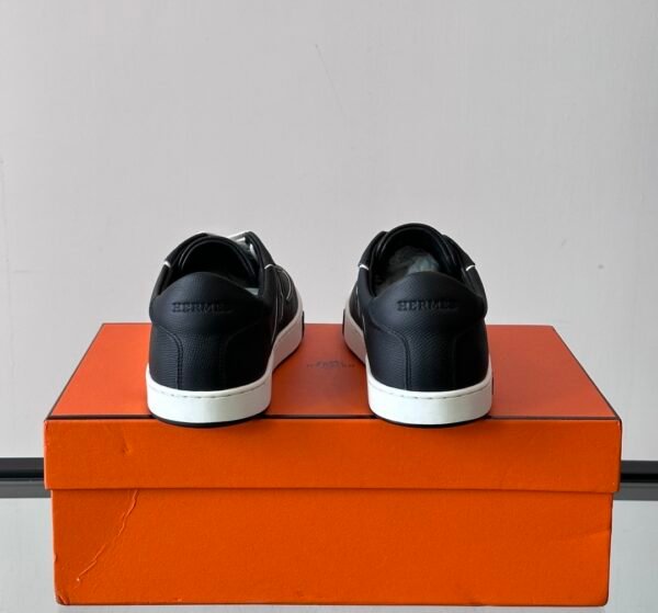 HRMS Boomerang Leather Trainers – Black with White Accents