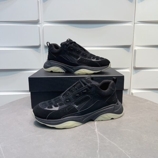 8 AMR Mesh & Suede Bone Runner Trainers – Black