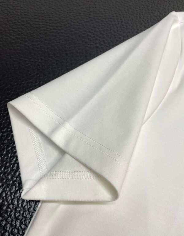 BLMN London Silver Bullion Crest Badge Logo T-Shirt