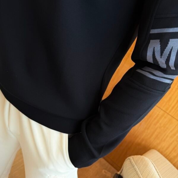 8 BLMN Logo-Print Long-Sleeve Tee Jumper - Black