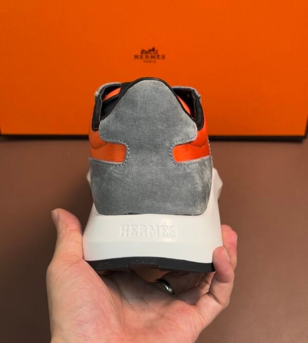 8 HRMS Suede Low-Top Trainers – Orange & Grey