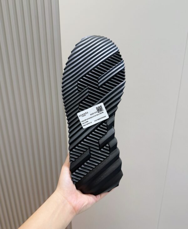 8 HRMS Leather & Suede Trainers – Triple Black