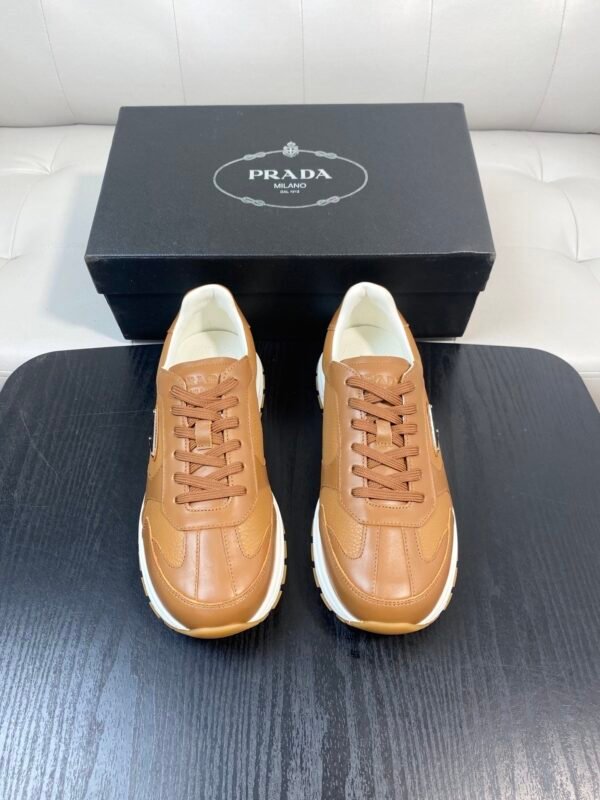 828abaad PRDA Low-Top Trainers with Contrast Panels - Brown