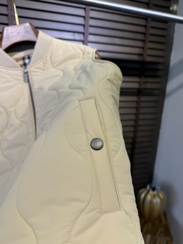 83d53a1a BRBY Quilted Zip-Up Gilet with Ribbed Collar - white