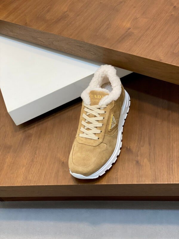 PRDA Low-Top Trainers with Plush Lined Collar - Beige