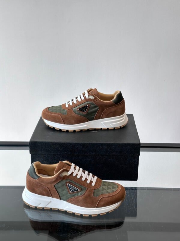 PRDA Trainers with Olive Geometric Panel Details