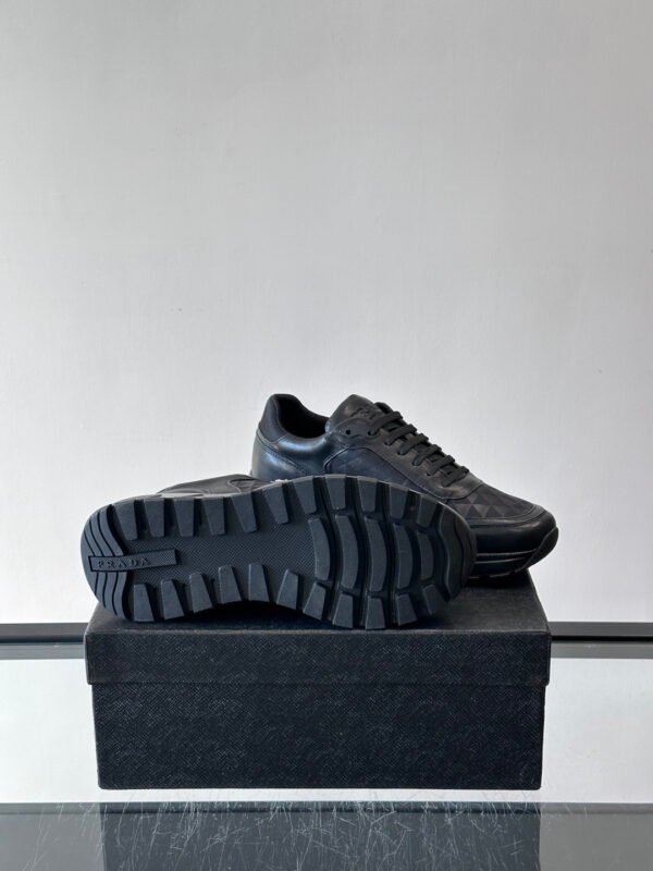8943f27e PRDA Trainers with Black Geometric Panel Details