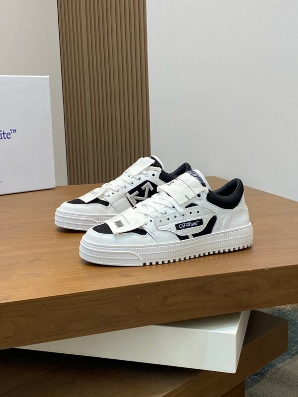 OFFW Low-Top Trainers with Black and White Contrast Panels