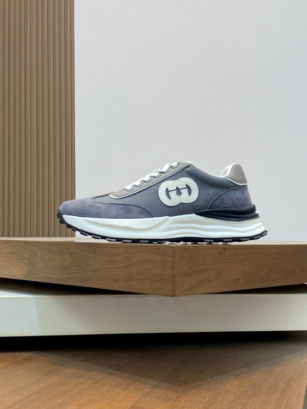 GCCI Low-Top Trainers with Logo Patch - Grey