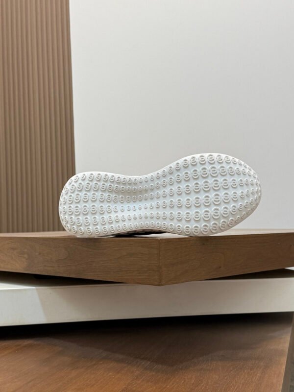 GCCI Trainers with Contrast Panels and Textured Sole - Olive Green