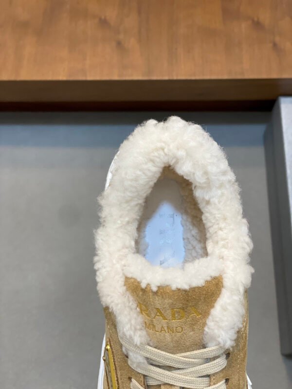 PRDA Low-Top Trainers with Plush Lined Collar - Beige