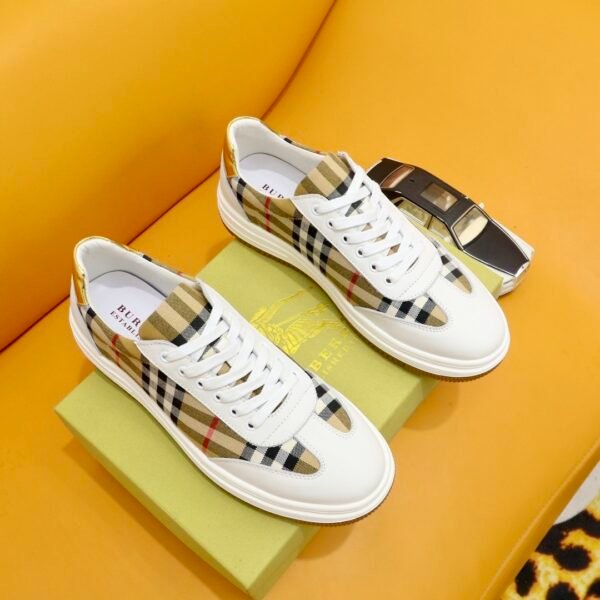 8d874e30 BRBY Trainers with Check Panels and Contrast Sole - Beige/White