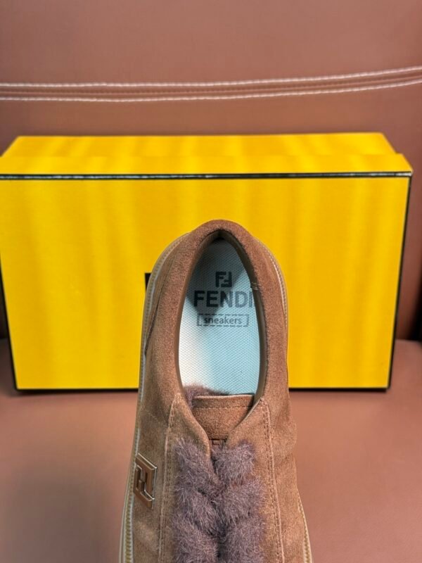 8e985df3 FND Low-Top Trainers with Fuzzy Laces - Brown