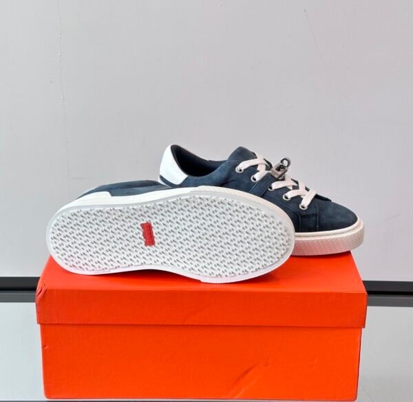 HRMS Day Suede Trainers with Functional Kelly Buckle – Grey