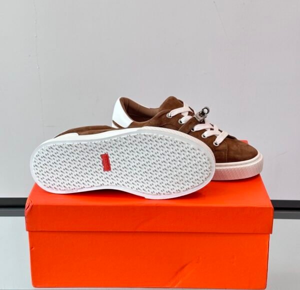 HRMS Day Suede Trainers with Functional Kelly Buckle – Brown