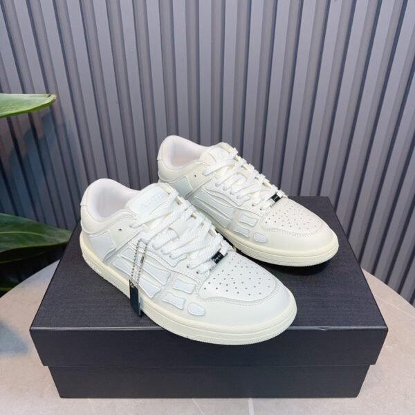 AMR Skel Leather Trainers – Off-White