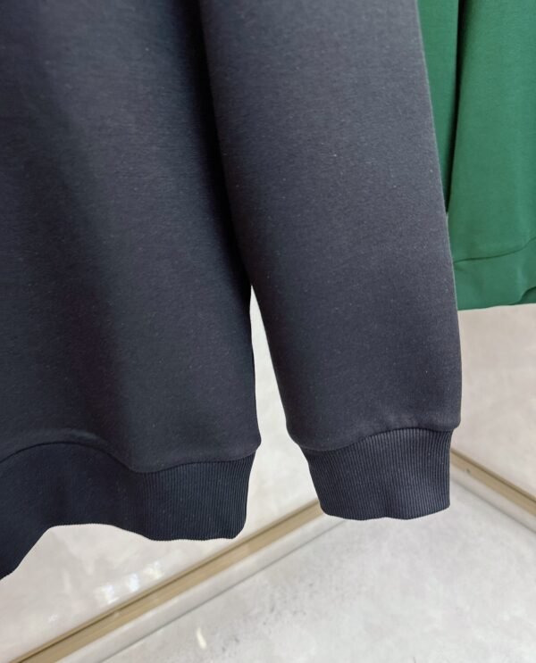 9 VRSC White Medusa Print Greek Key Pattern Crewneck Jumper – Black