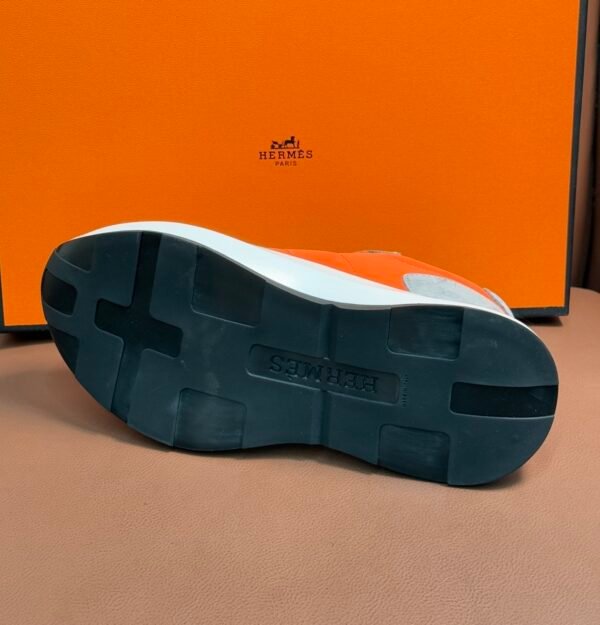 9 HRMS Suede Low-Top Trainers – Orange & Grey