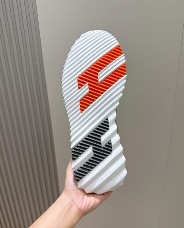 HRMS Technical Knit with Leather Accents Trainers – Grey & White