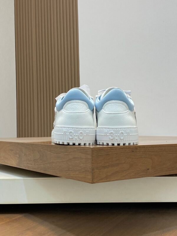 OFFW Low-Top Trainers with White and Ice Blue Contrast Panels