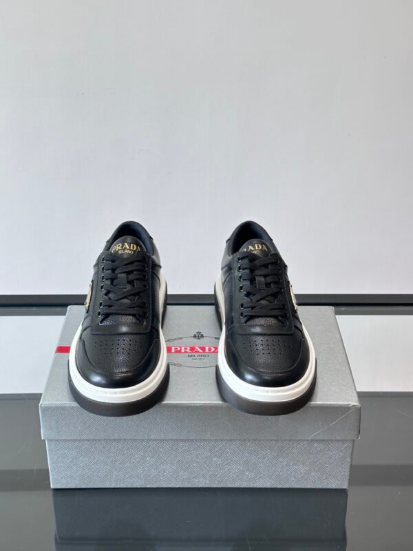 PRDA Low-Top Trainers in Black and White