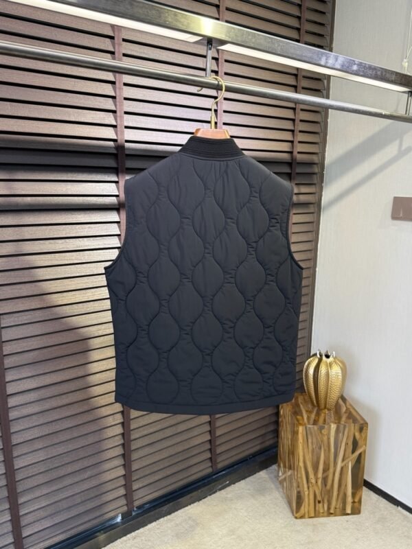 9aea3c96 BRBY Quilted Zip-Up Gilet with Ribbed Collar - Black