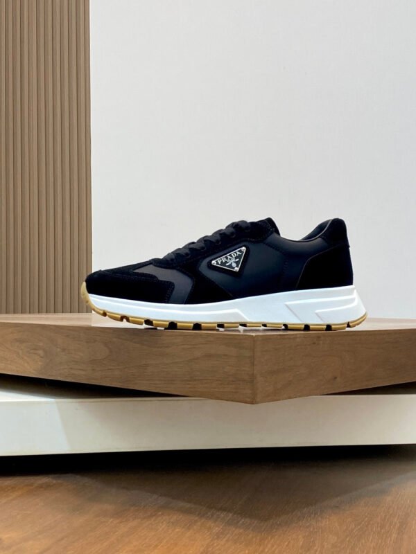 PRDA Low-Top Trainers with Black Panels