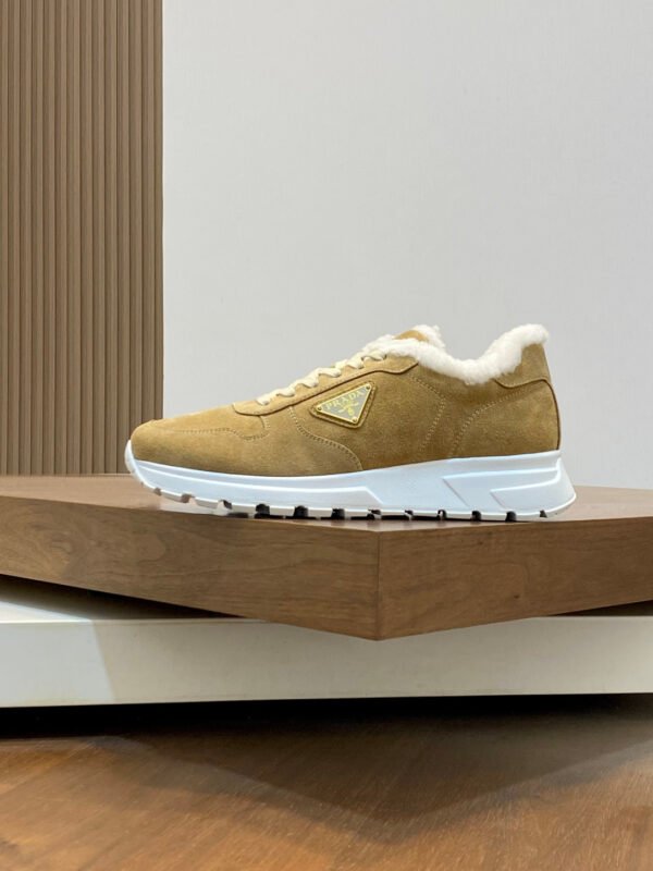 PRDA Low-Top Trainers with Plush Lined Collar - Beige