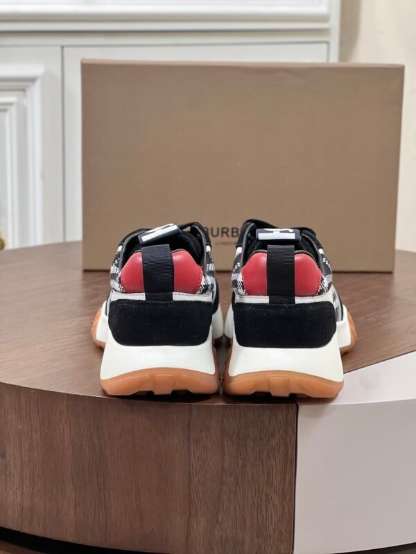 BRBY Low-Top Trainers with Check Side Panels - Black