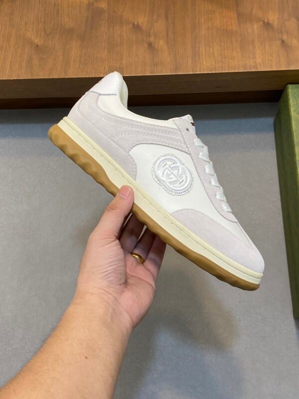 GCCI Low-Top Trainers with Logo Patch Detail - off-White/Ivory